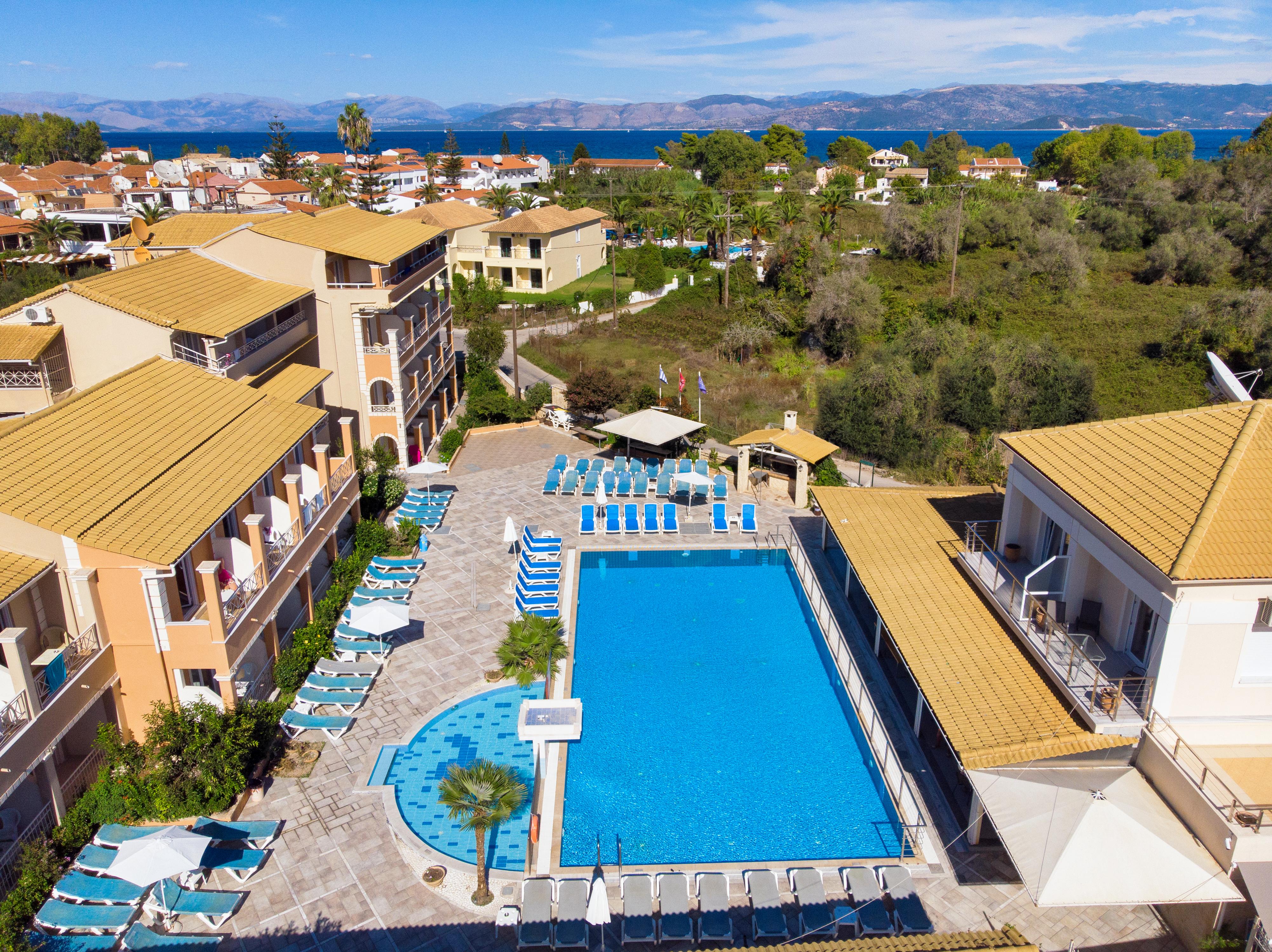 Kavos Plaza Hotel ภายนอก รูปภาพ