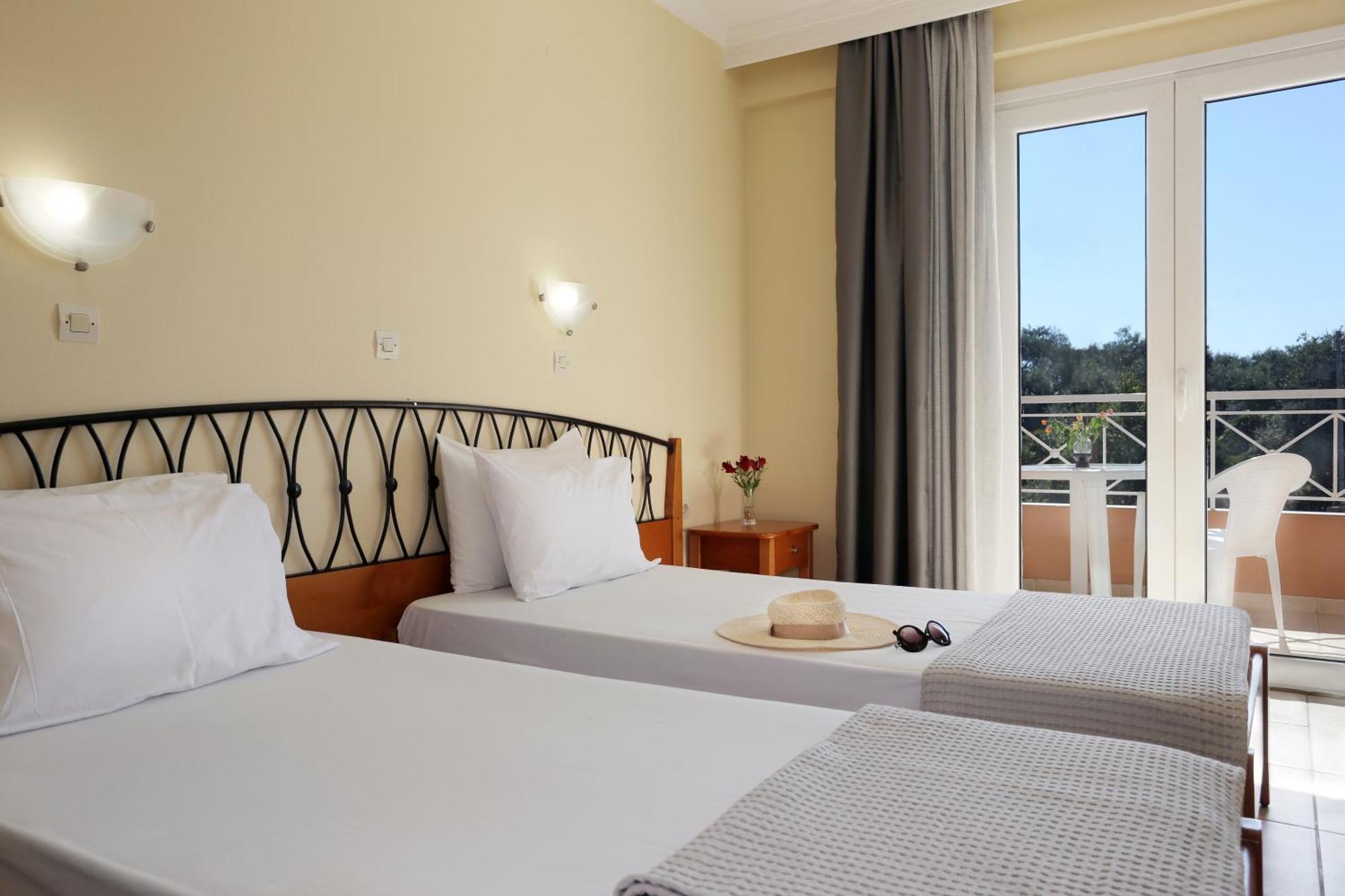 Kavos Plaza Hotel ภายนอก รูปภาพ