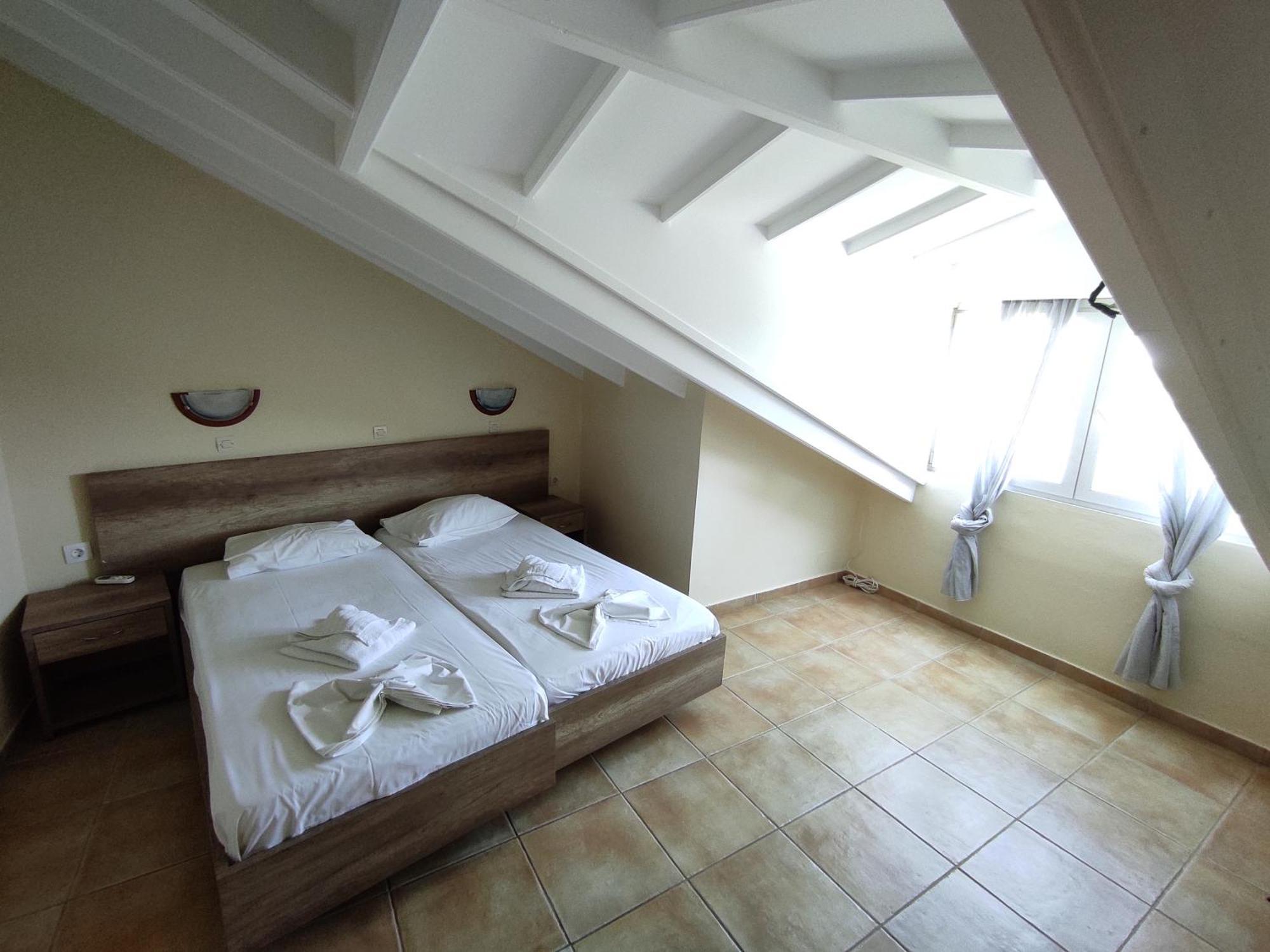 Kavos Plaza Hotel ภายนอก รูปภาพ