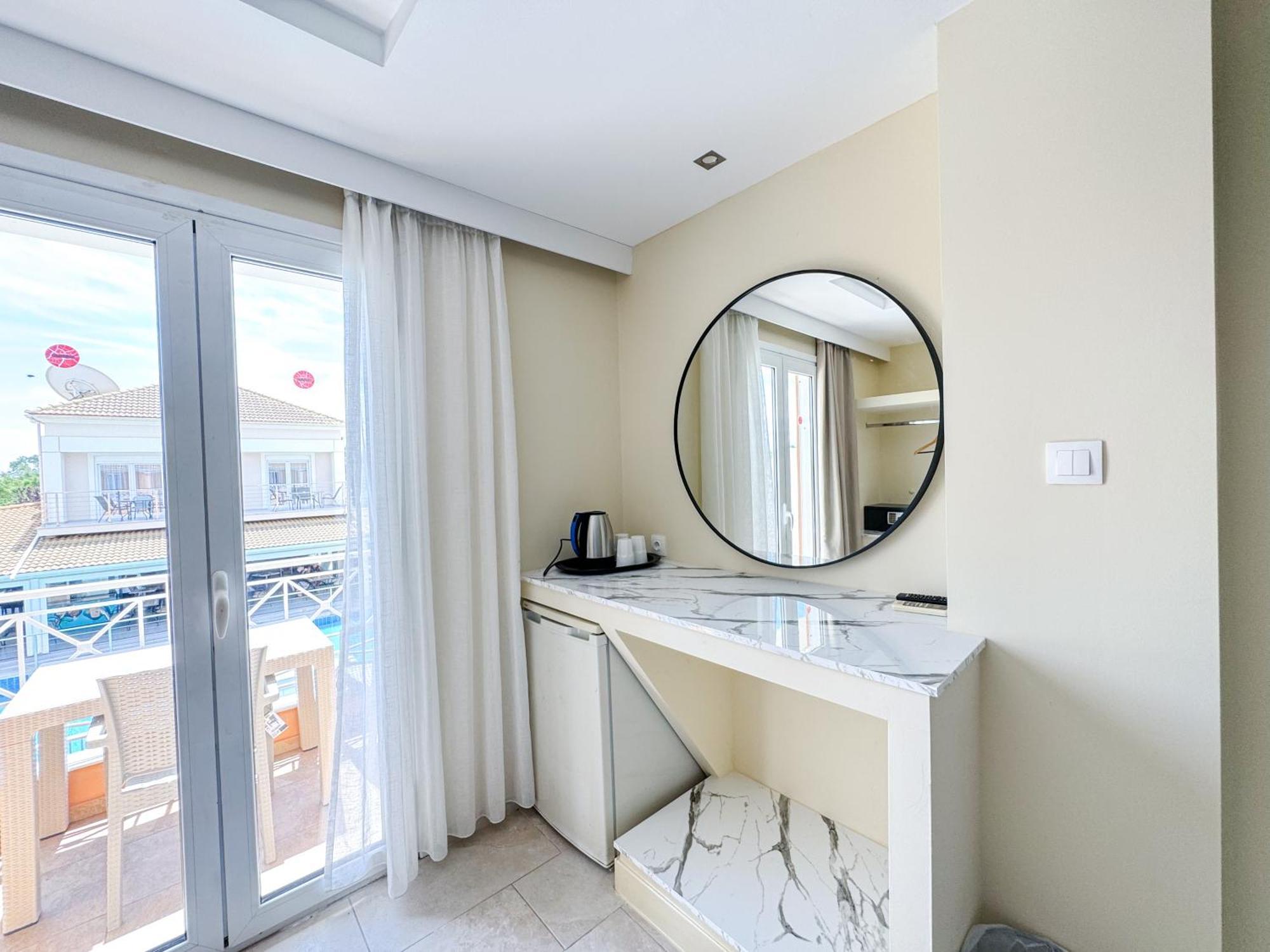 Kavos Plaza Hotel ภายนอก รูปภาพ