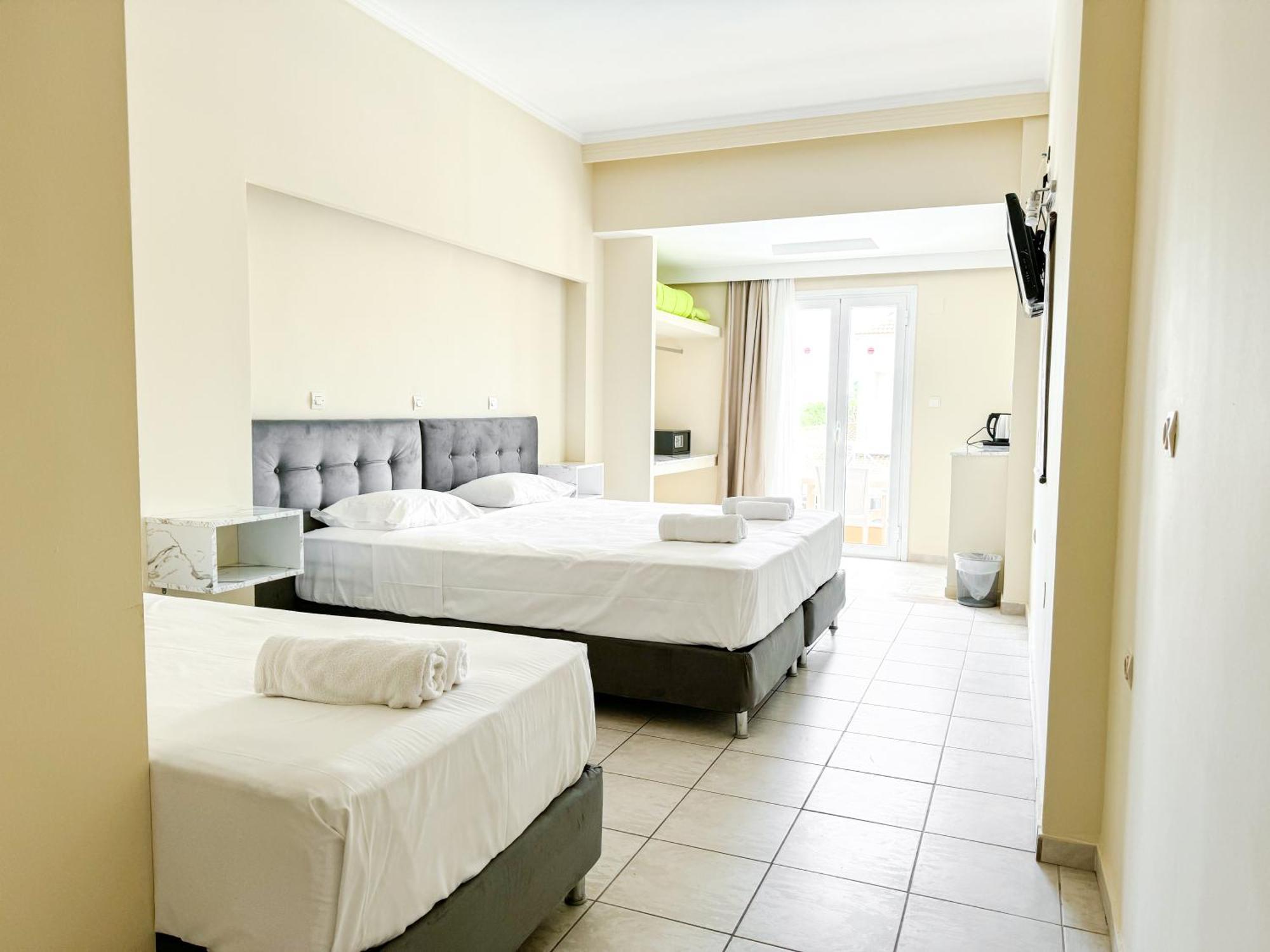 Kavos Plaza Hotel ภายนอก รูปภาพ