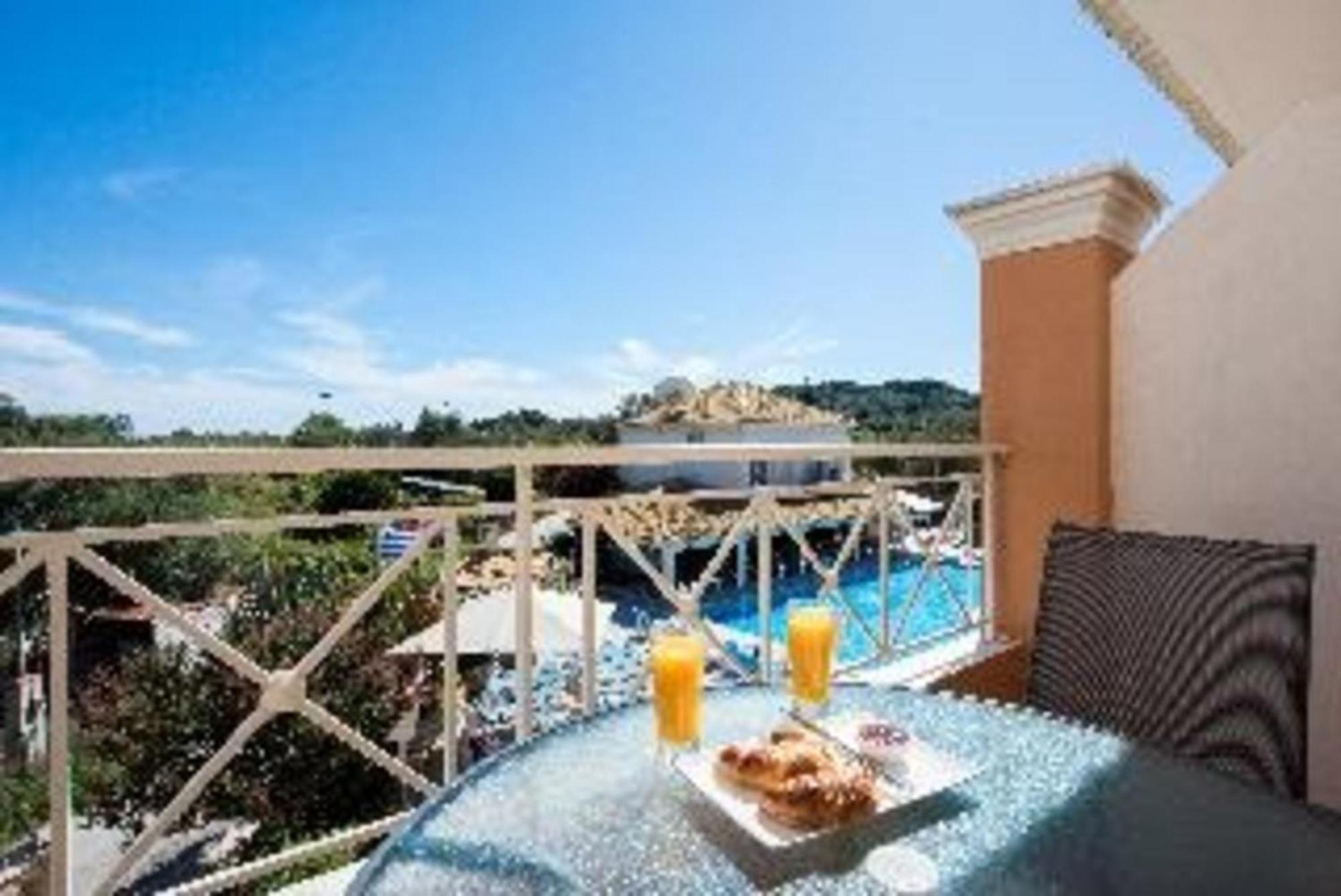 Kavos Plaza Hotel ภายนอก รูปภาพ