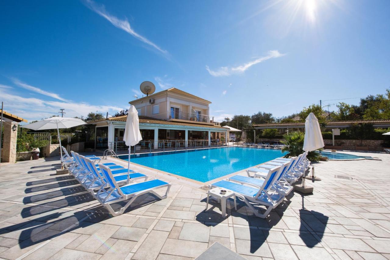Kavos Plaza Hotel ภายนอก รูปภาพ
