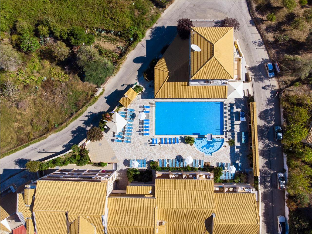 Kavos Plaza Hotel ภายนอก รูปภาพ