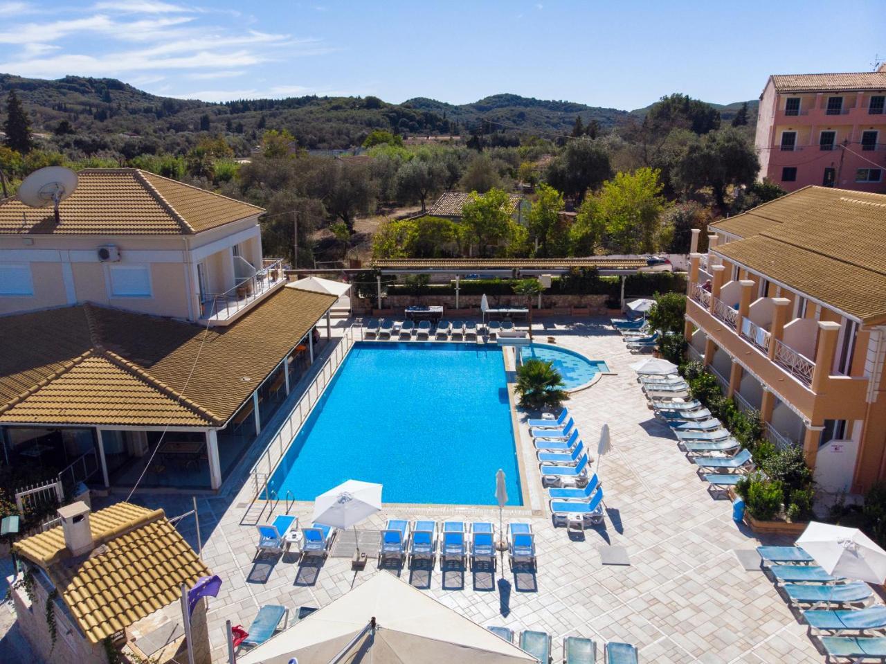 Kavos Plaza Hotel ภายนอก รูปภาพ