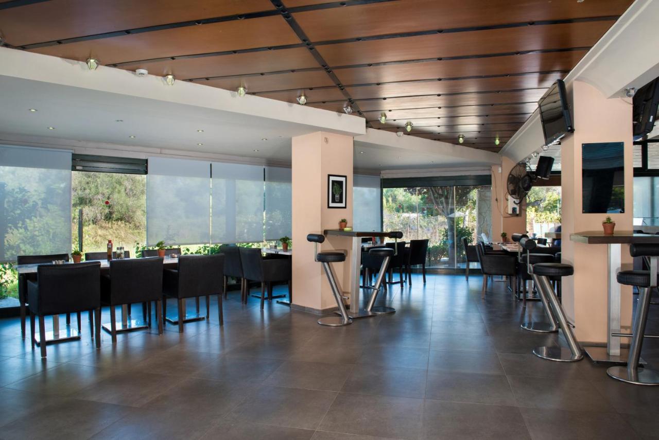 Kavos Plaza Hotel ภายนอก รูปภาพ